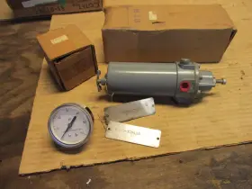 91f60 Moore Nullmatic Model Regulator Filter Housing New And Gauge Air Pneumatic